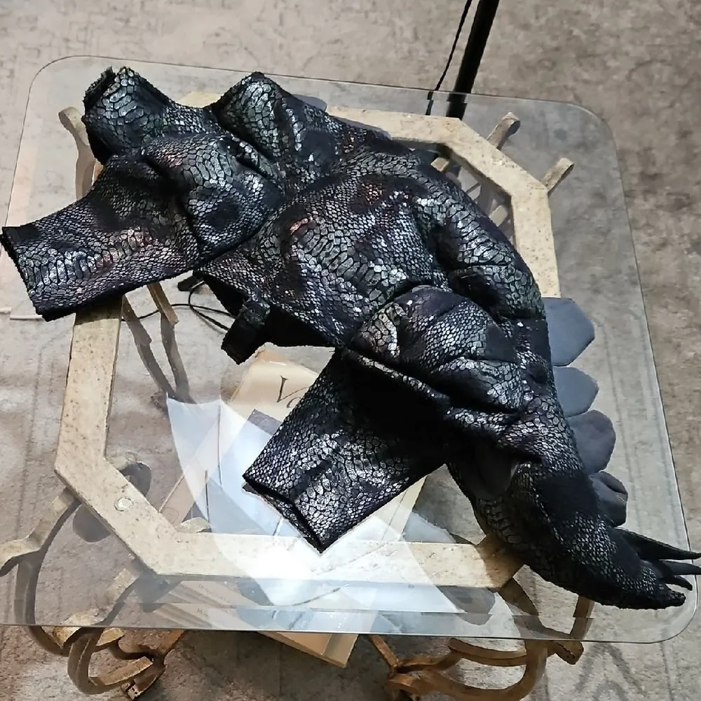 Animal Planet Stegasaurus Costume for Pets - Black and Gray Size Medium